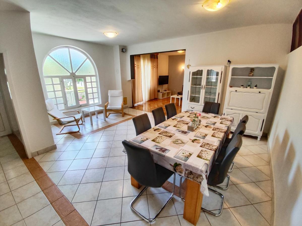 فيلا House Rose With Garden And Pool Ljubač المظهر الخارجي الصورة