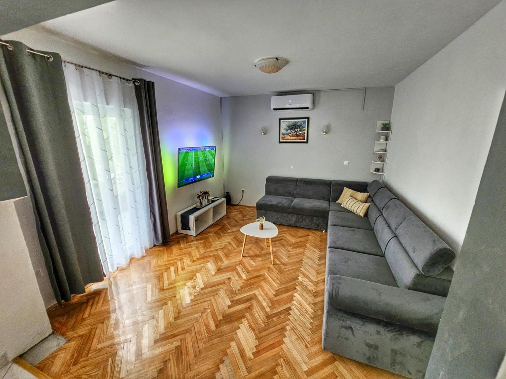فيلا House Rose With Garden And Pool Ljubač المظهر الخارجي الصورة