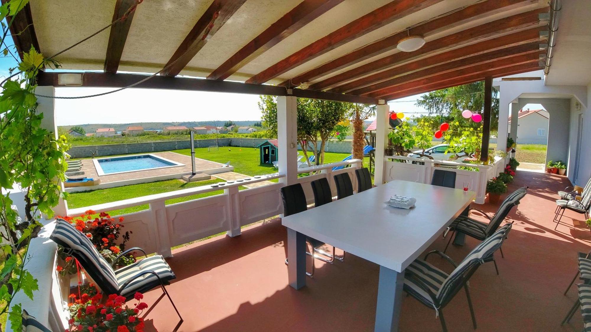 فيلا House Rose With Garden And Pool Ljubač المظهر الخارجي الصورة